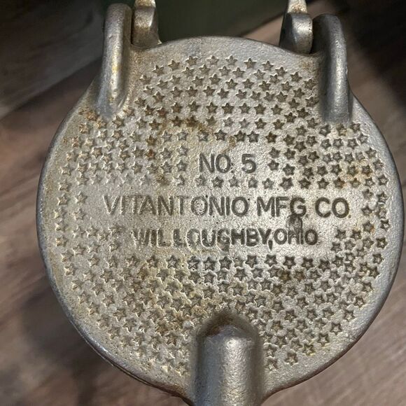 Vtg Vitantonio No.5 Cast Iron Pizzelle Cookie Iron Wooden Handle Willoughby Ohio - Picture 8 of 8